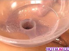 Kawai Yui gets vibrator and glass in pussy